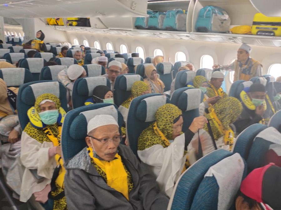 Jamaah FBI group di Oman Air Jamaah FBI group di Oman Air
